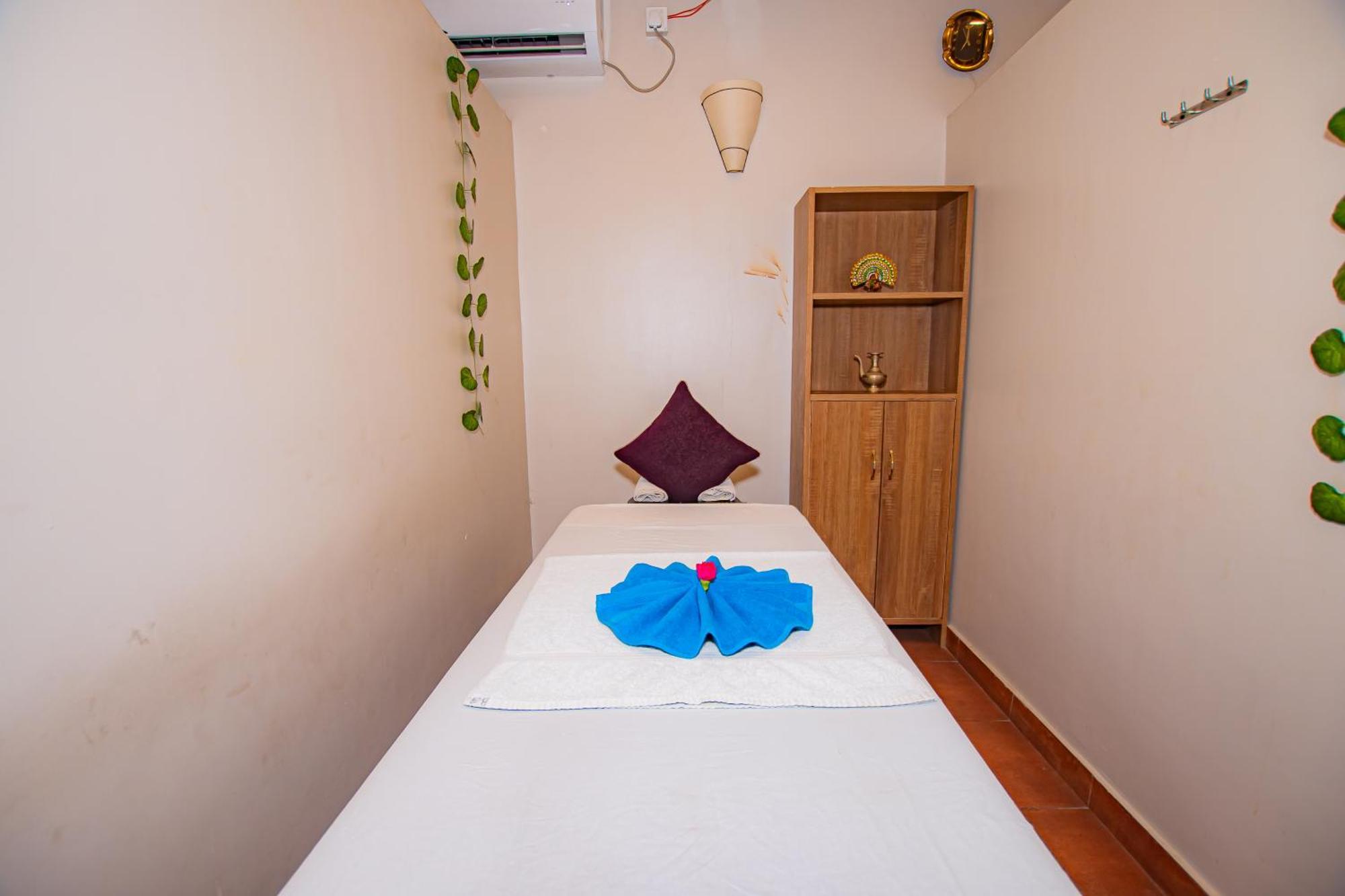 Busy Bee Resort, Pokhara Exteriör bild
